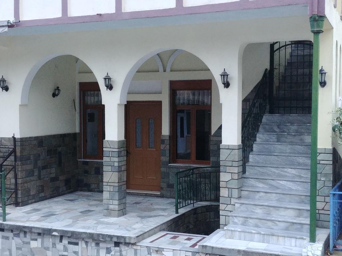 Guest House Urat Гирокастра Экстерьер фото
