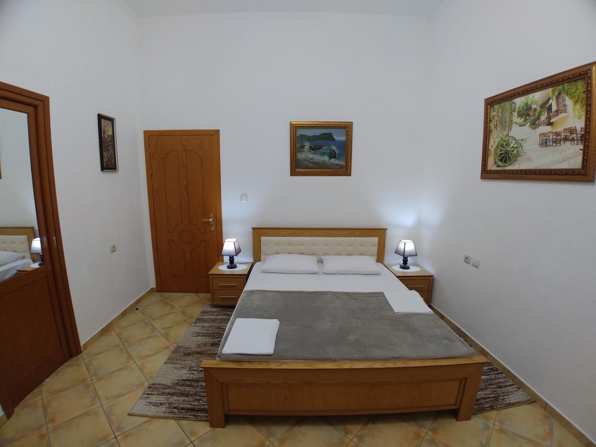 Guest House Urat Гирокастра Экстерьер фото