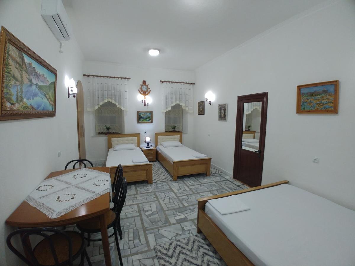 Guest House Urat Гирокастра Экстерьер фото