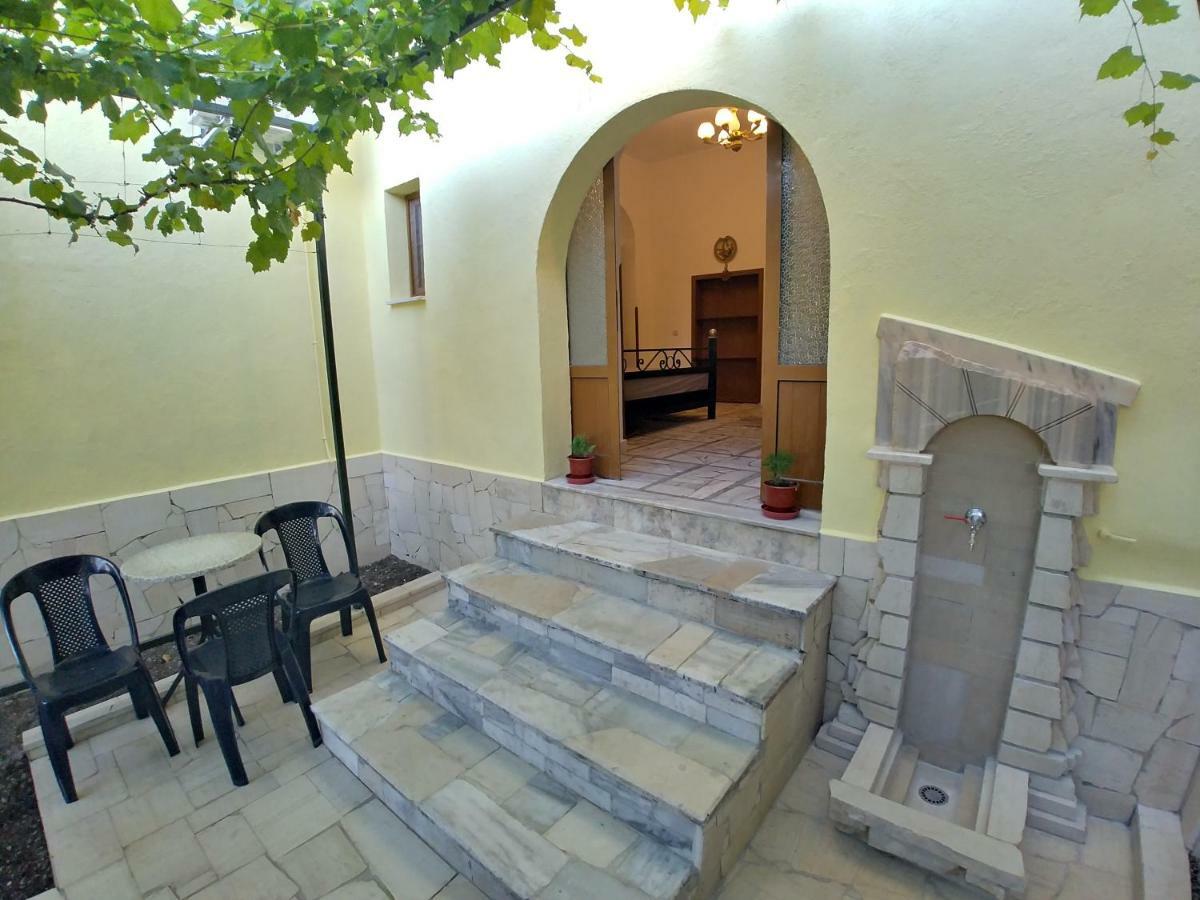 Guest House Urat Гирокастра Экстерьер фото