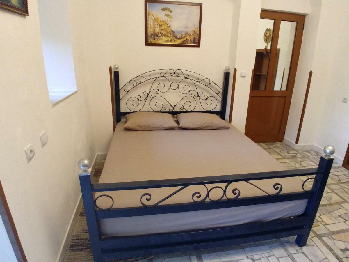 Guest House Urat Гирокастра Экстерьер фото
