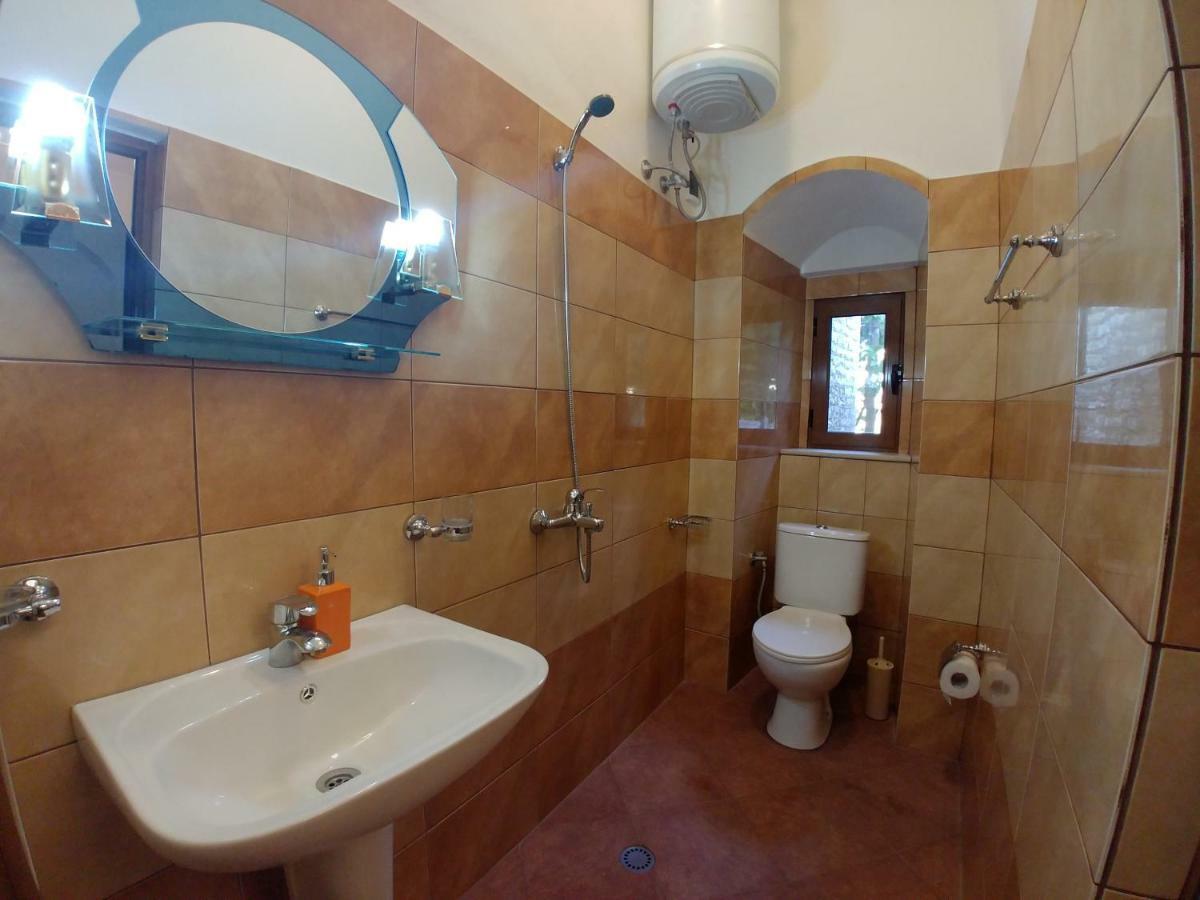 Guest House Urat Гирокастра Экстерьер фото